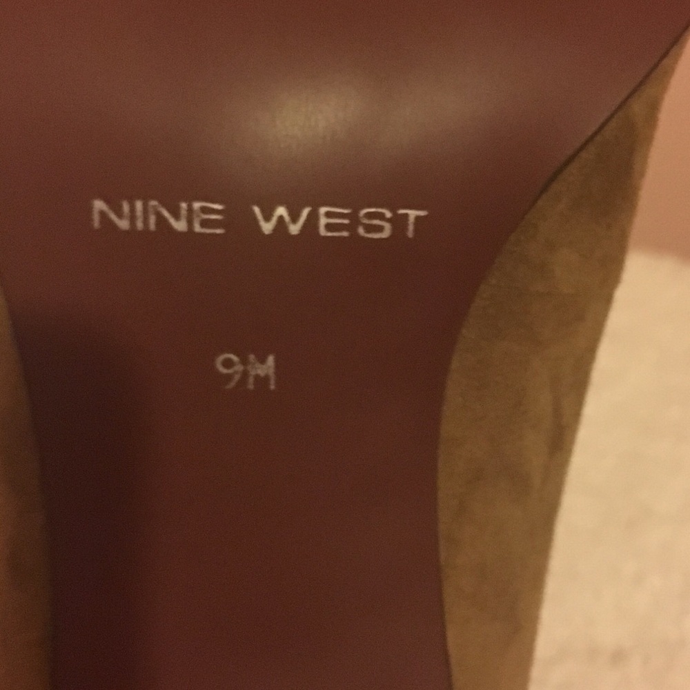 Beige Pump - image 2